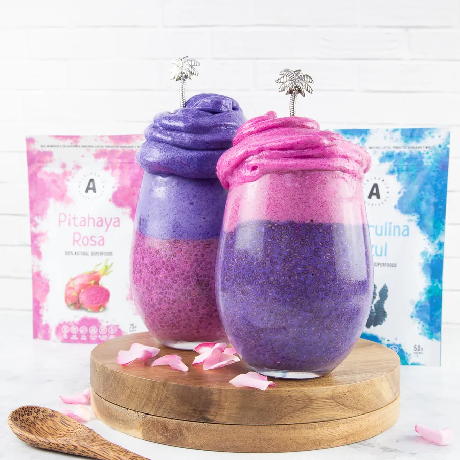 Smoothies de açaí y pitahaya con los empaques Alaibowls